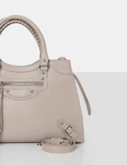 The Willa Nude Zip Detail Tote Bag -LoafLuxe Shop 0009 bd220c78 0b77 45c0 aec3 9bfdf09fc66c