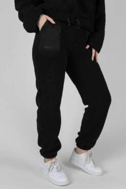 Borg Joggers Black -LoafLuxe Shop 08.11 1449 e77ffb3e 69e6 4fd8 b833 4fc5b580dde9