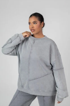 Curve Oversized Raw Edge Sweatshirt Acid Wash